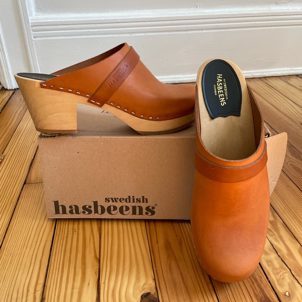 New Swedish Hasbeens Clogs- size 40